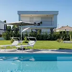 Primo Passo With Pool Apartament *