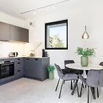 Apartament Primo Passo With Pool