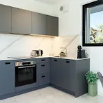 Apartament Primo Passo With Pool