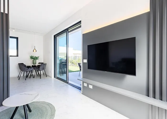 Primo Passo With Pool Apartament *