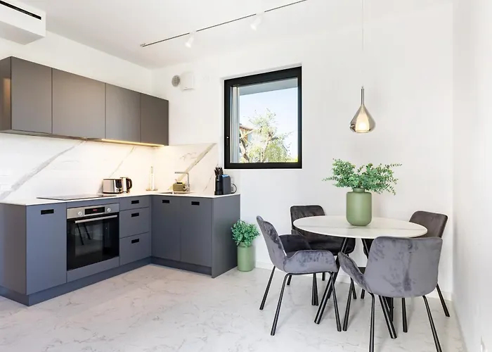 Apartament Primo Passo With Pool